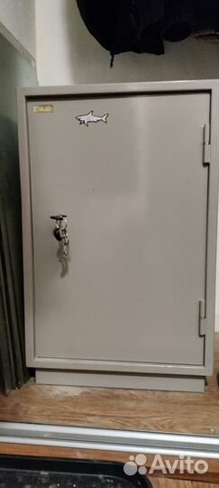 Сейф металлический