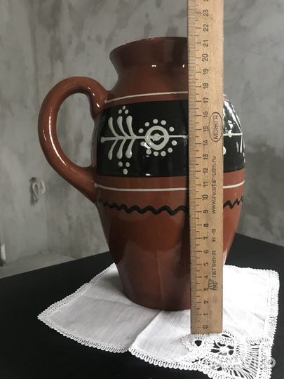 Глиняный кувшин большой