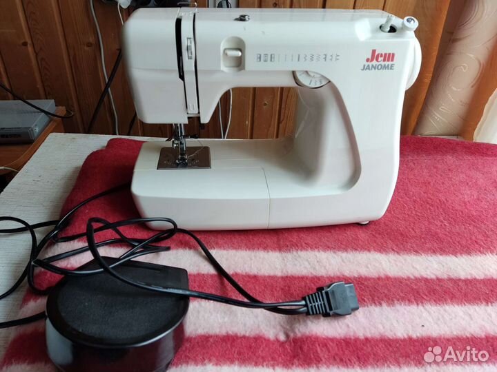 Швейная машина бу Janome