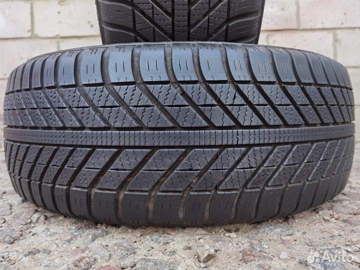 Goodyear Vector 4Seasons 205/55 R16 94V