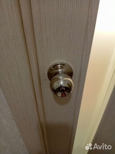 Дверь межкомнатная с коробкой новая