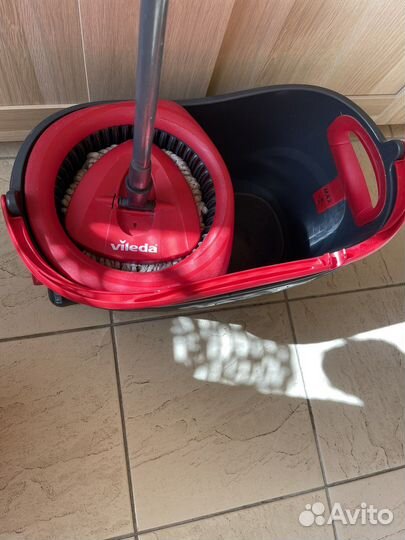 Швабра с отжимом и ведро vileda