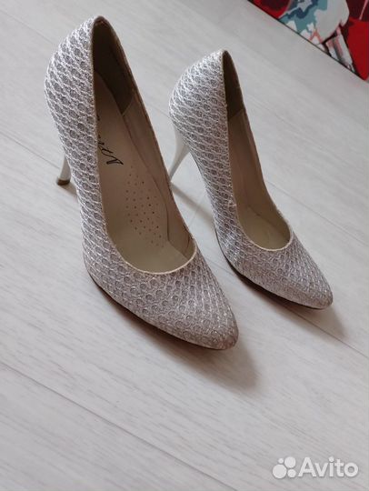 Туфли женские 37 размер серебро