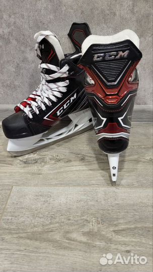 Коньки хоккейные новые CCM JetSpeed FT 480 SR
