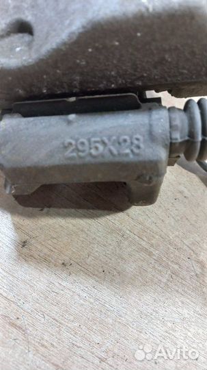 Суппорт тормозной передний правый Mercedes-Benz