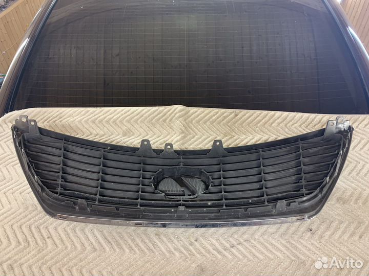 Решетка радиатора лексус LS 460,2008год