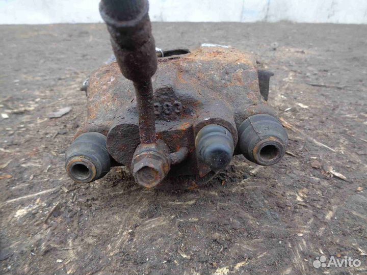 Суппорт задний правый Infiniti QX56 JA60