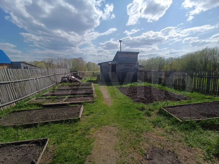 Дом 27 м² на участке 10 сот.