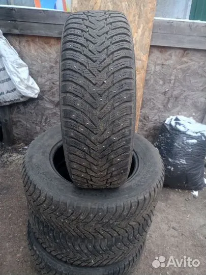 Nokian Tyres Hakkapeliitta 8 SUV 235/65 R17 108T