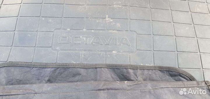 Автомобильные коврики в багажник Skoda