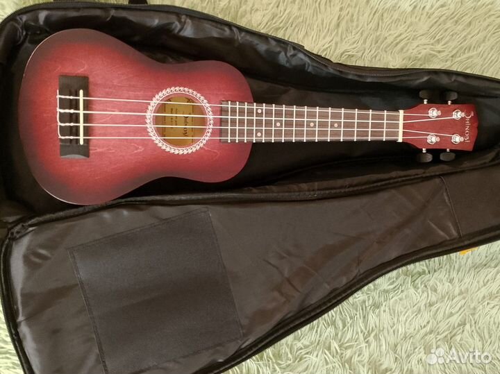 Укулеле сопрано с чехлом и тюнером