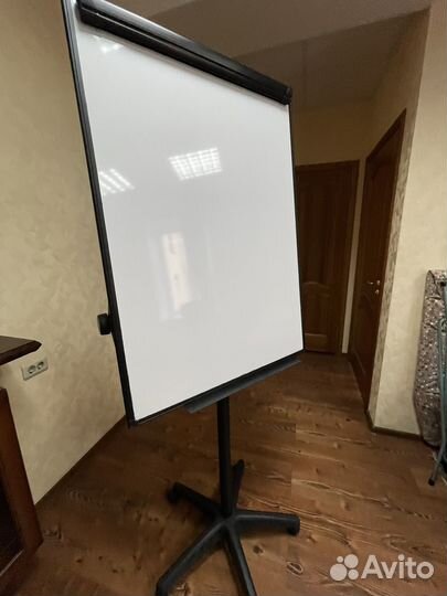 Флипчарт- доска магнитно- маркерная мобильная