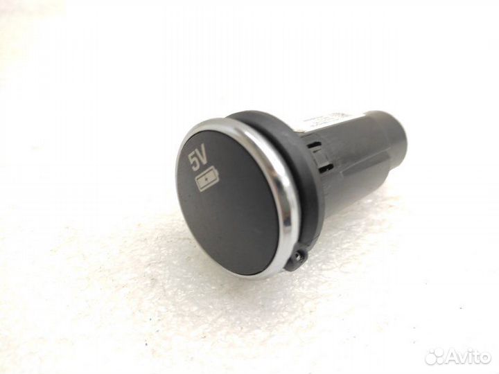 Розетка Land Rover Discovery 5 L462 3.0D 2017