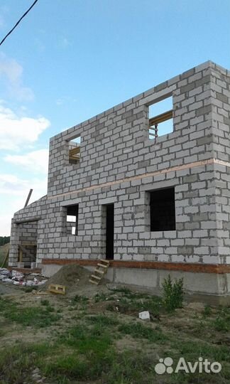 Строительная бригада. Каменщики кровельщики