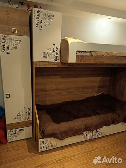 Двухъярусная кровать