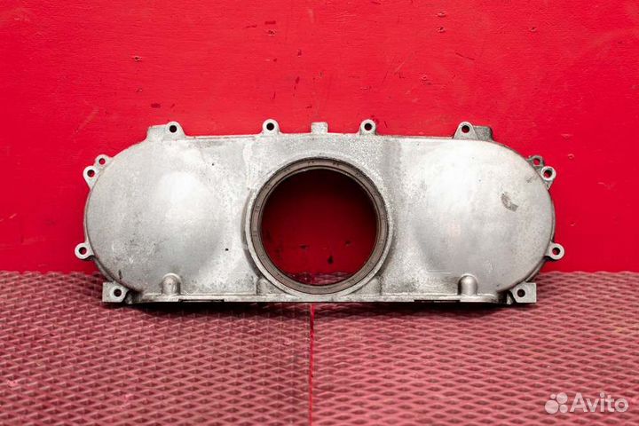 Крышка коленвала задняя Toyota Land Cruiser 200