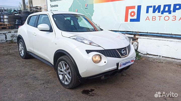 Кожух рулевой колонки верхний Nissan Juke (F15) 48