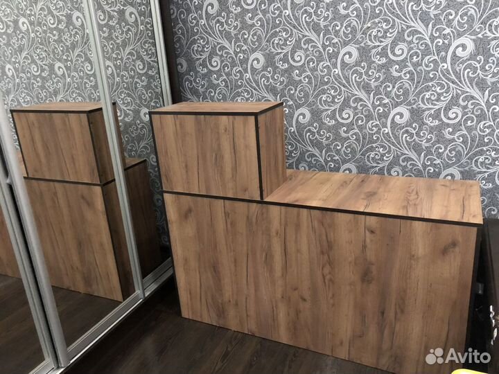 Стойка ресепшн