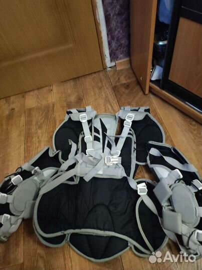 Нагрудник хоккейный