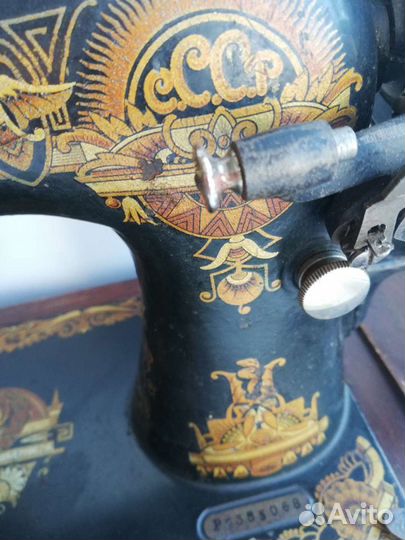 Швейная машина 