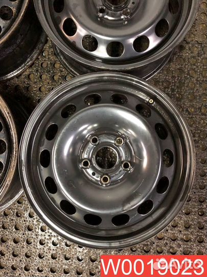 Диски r 15 и r 16 комплекты. На шкода октавия а5