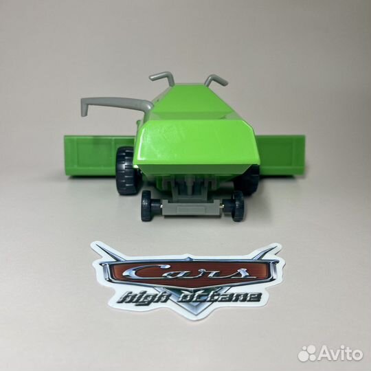 Зеленый комбайн Фрэнк из мульта Тачки
