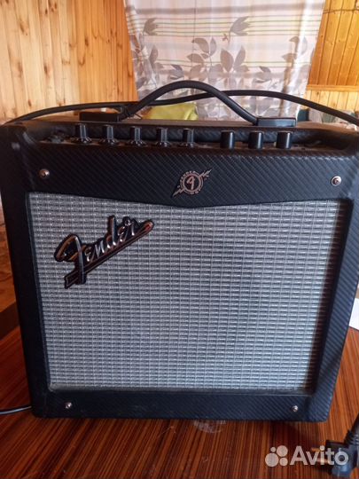 Гитарный комбоусилитель fender