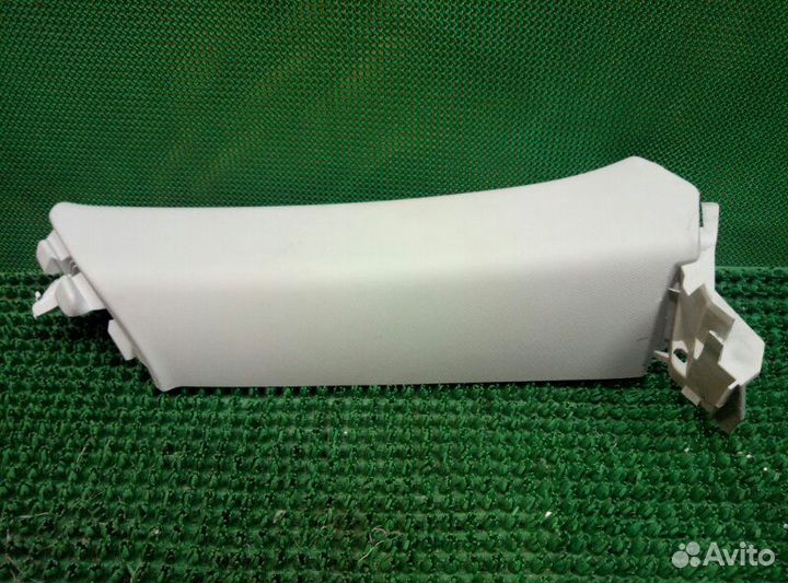 Накладка стойки задняя левая Audi Q3 Quattro 8UB