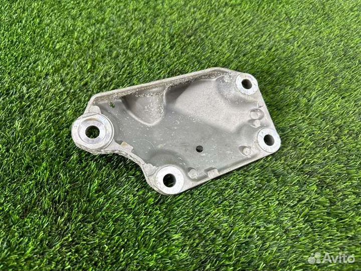 Кронштейн двигателя передний левый Bmw 5 E60