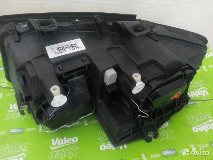 Фара Ауди A-4 01-05г. в. тип Valeo под ксенон прав