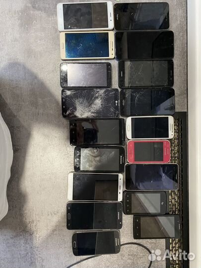 Коробка телефонов