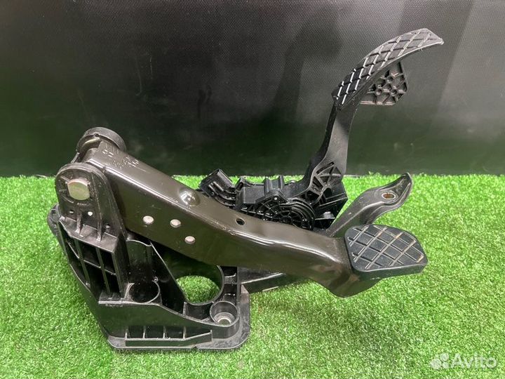 Педаль тормоза Volkswagen Polo 6 liftback