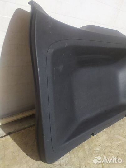 Обшивка двери багажника Ford EcoSport 2013