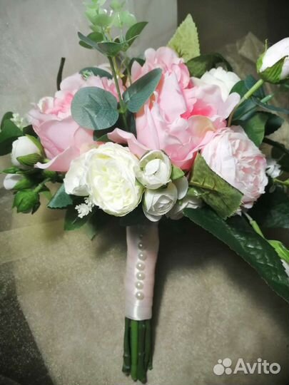 Букет-дублер для невесты и бутоньерка для жениха