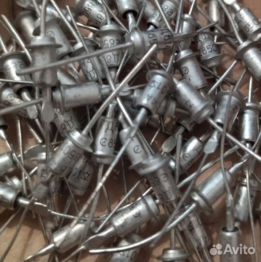 Транзисторы, Стабилитроны