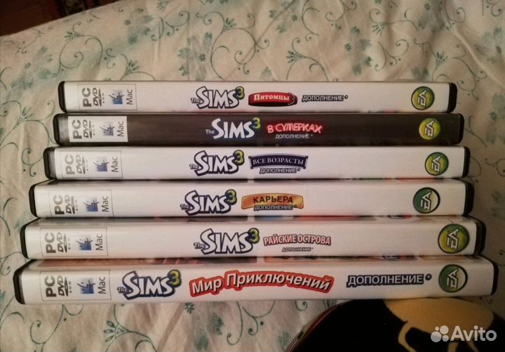 Диски-дополнения к компьютерной игре The Sims 3