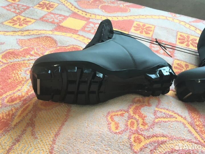 Лыжные ботинки новые 41