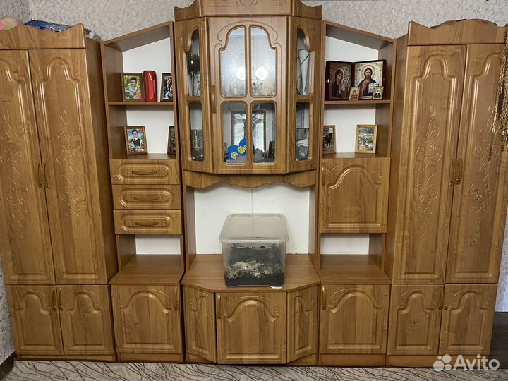 Стенка в гостиную