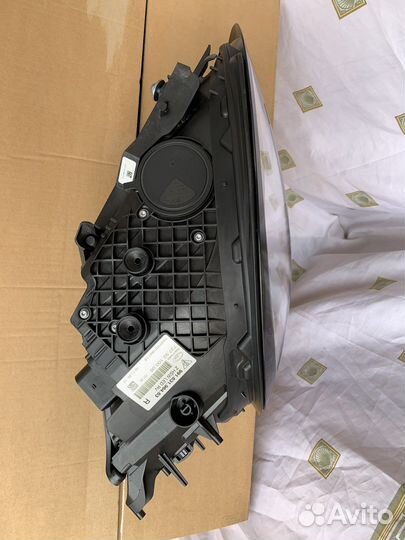 Фара правая Porsche 911 99163196463