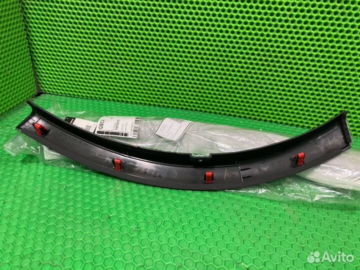 Накладка бампера передняя левая Mitsubishi