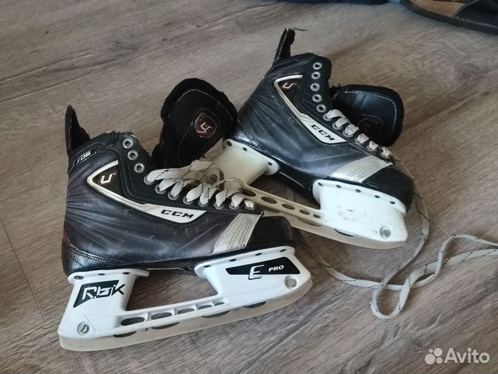 Коньки хоккейные