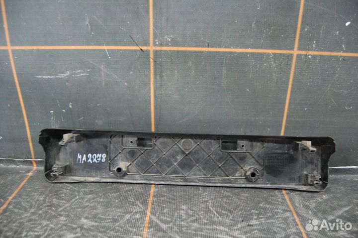 Площадка номерного знака - Lexus NX