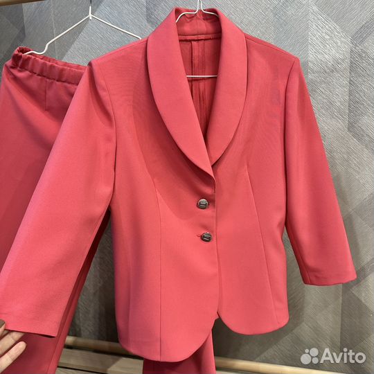 Брючный костюм женский 46-48