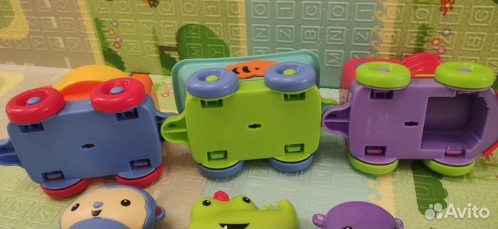 Паровозик fischer-price в идеальном состоянии