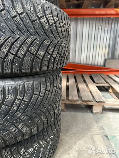 Michelin X-Ice North 4 265/40 R20 104H