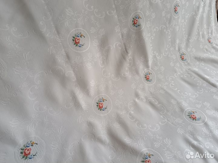 Скатерти с вышивкой Жаккард Кружево