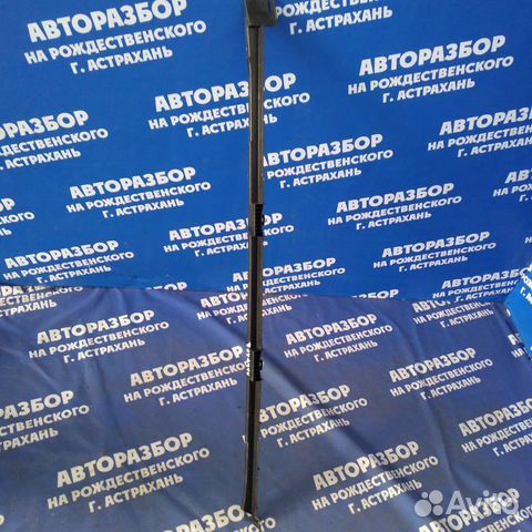 Молдинг на дверь. левый Toyota Alphard минивен