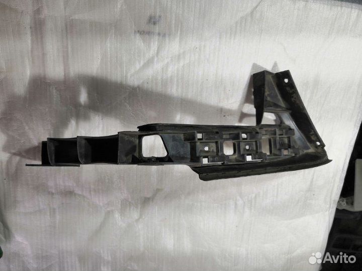 Крепление бампера заднее Volkswagen Touran 1 2004