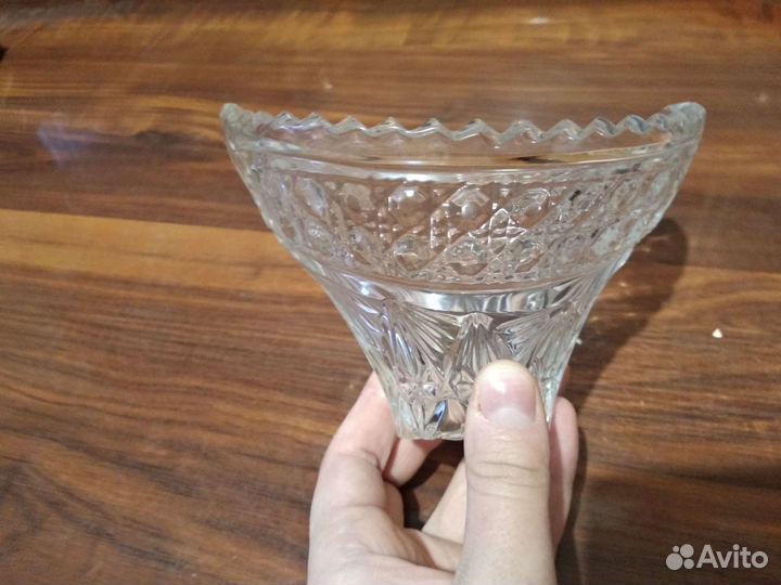 Хрустальная ваза-лодочка