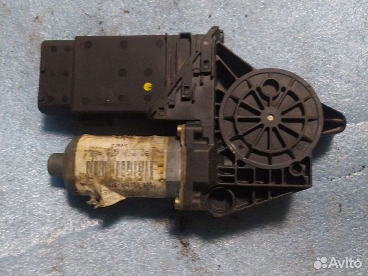 Моторчик стеклоподьемника VW passat b5 перед прав
